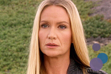 Bild von Kelly Lynch als Laurel Cooper aus der TV-Serie 90210