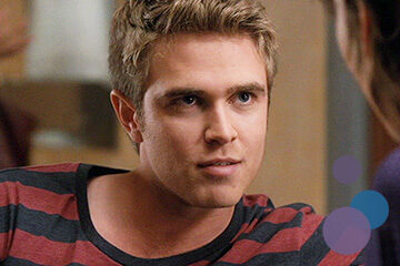 Bild von Kyle Riabko als Ian aus der TV-Serie 90210