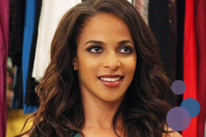 Bild von Megalyn Echikunwoke als Holly Strickler aus der TV-Serie 90210
