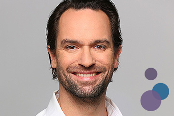 Bild von Daniel Brockhaus als Dr. Thomas Brück aus der TV-Serie Alles was zählt (AWZ)