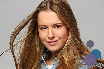 Bild von Julia Albrecht als Flo Brück aus der TV-Serie Alles was zählt (AWZ)