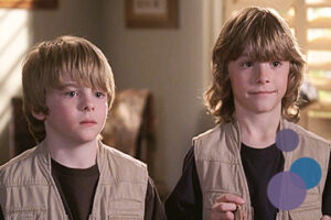 Bild von Nikolas und Lorenzo Brino als Sam und David Camden aus der TV-Serie Eine himmlische Familie