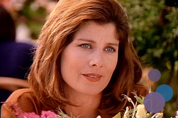 Bild von Deborah Adair als Lucy Cabot aus der TV-Serie Melrose Place (1992)