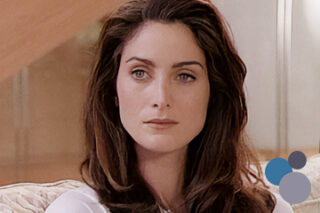 Bild von Carrie-Anne Moss als Carrie Spencer aus der TV-Serie Models Inc.