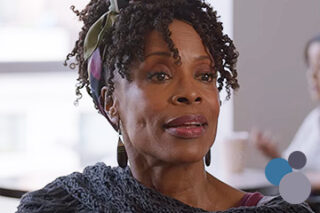 Bild von Charlayne Woodard als Helena St. Rogers aus der TV-Serie Pose